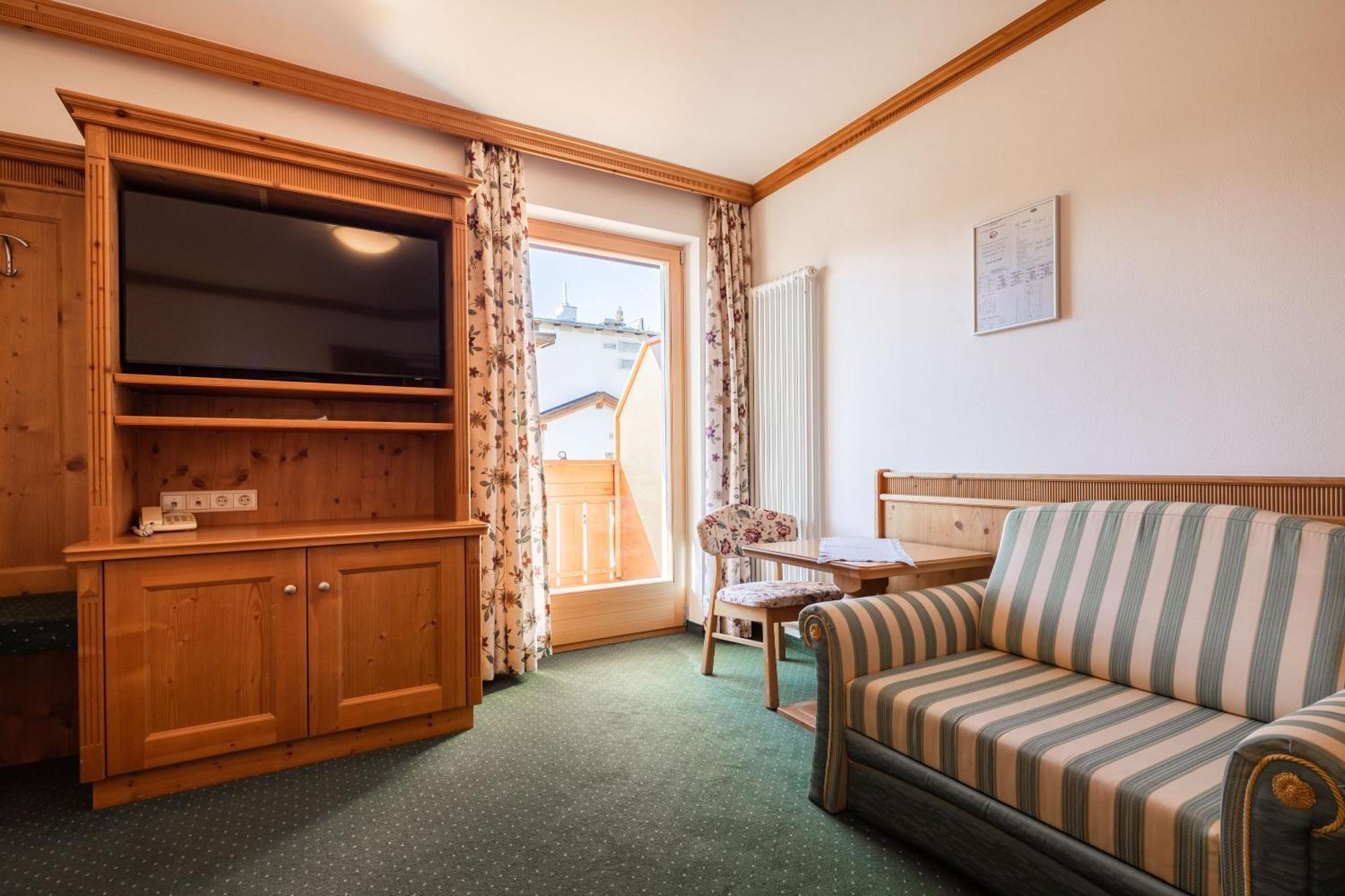 קאסטלרוטו Hotel Sonnenhof מראה חיצוני תמונה