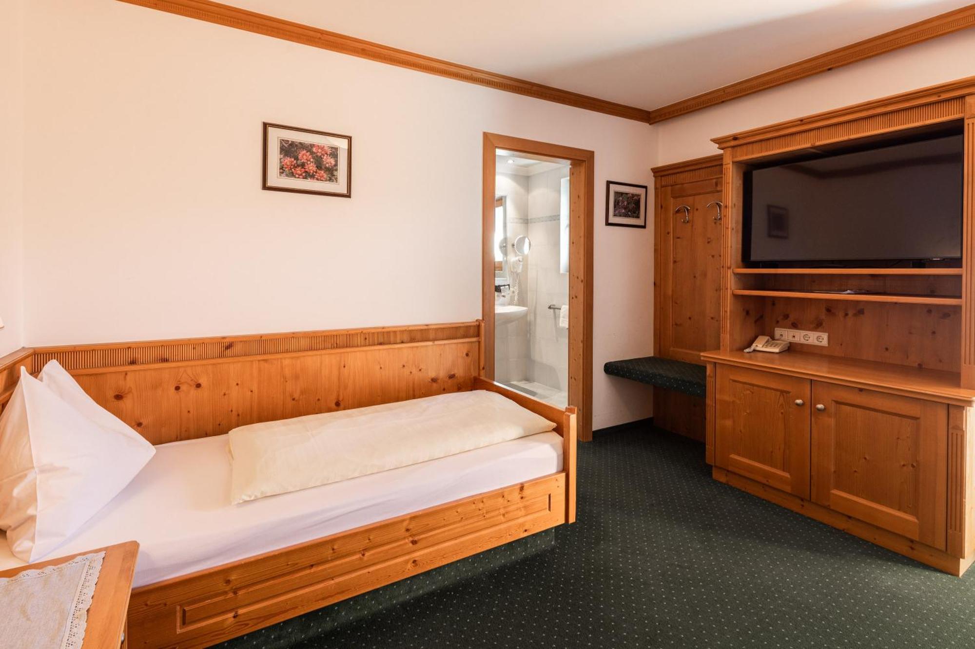 קאסטלרוטו Hotel Sonnenhof מראה חיצוני תמונה